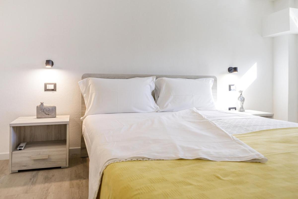 Bandiera 68 Apartment Cagliari Bagian luar foto
