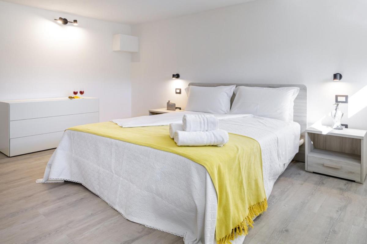 Bandiera 68 Apartment Cagliari Bagian luar foto