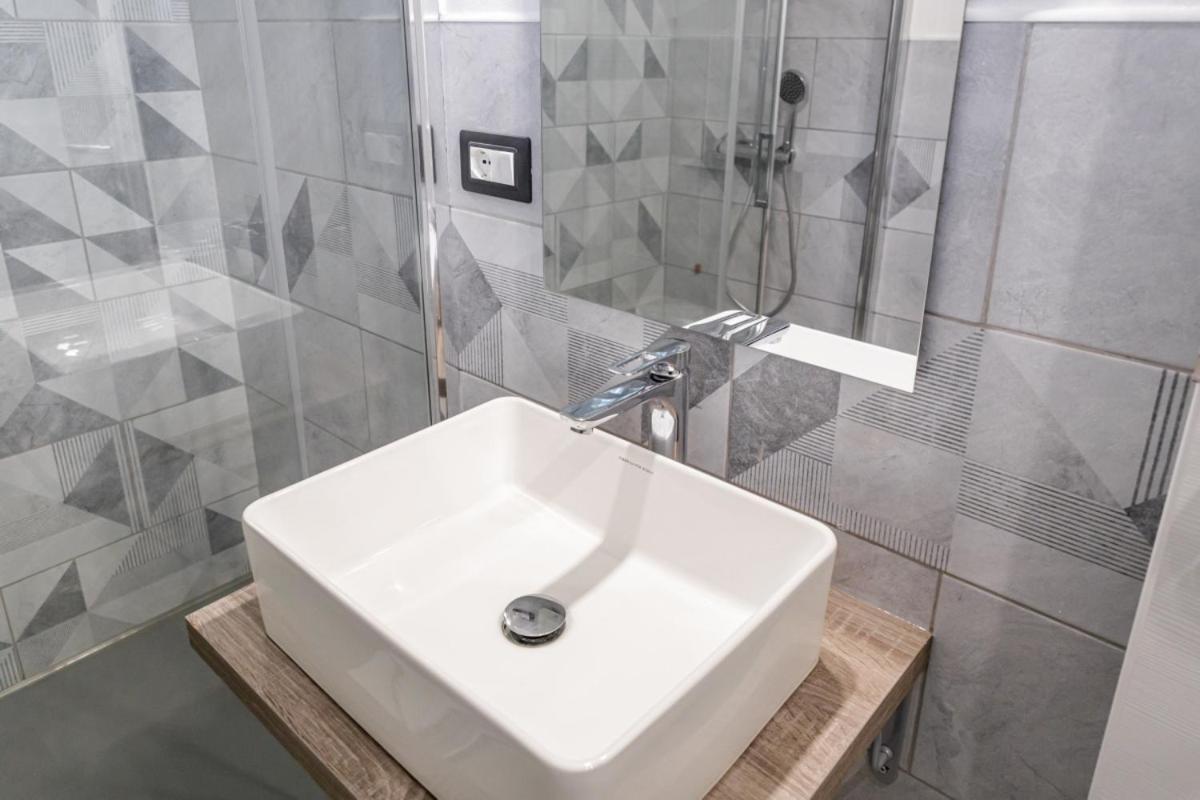 Bandiera 68 Apartment Cagliari Bagian luar foto